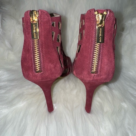 MICHAEL Michael Kors Red Heels with Geometric Cutouts - Picture 3 of 7